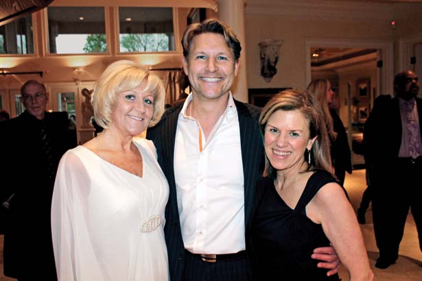 Renee Valdov, Chris Olsen, Jane Phillips