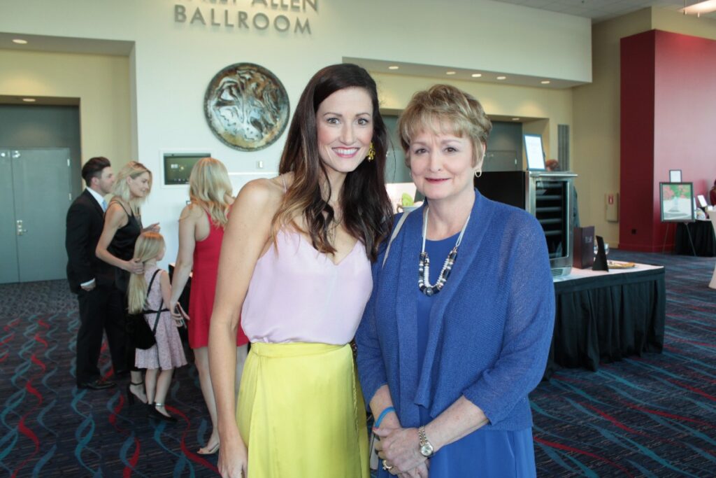 Amy Peeples, Susie Hardie