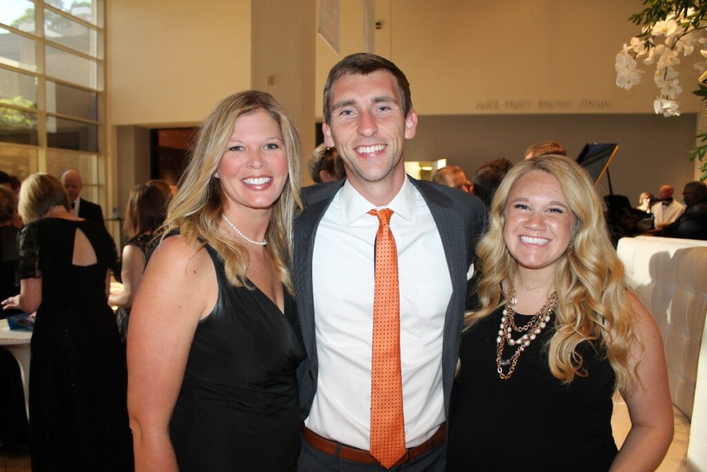 Shannon Speer, Taylor and Kendall Crow