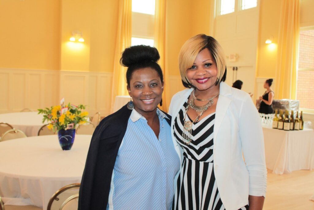 Sherri Lee, Latoya Page