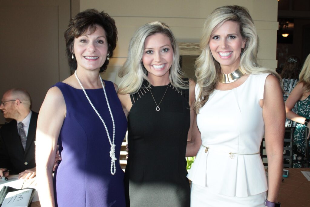 Patty Crabbe, Maxenzie Sexton, Tonya Sexton