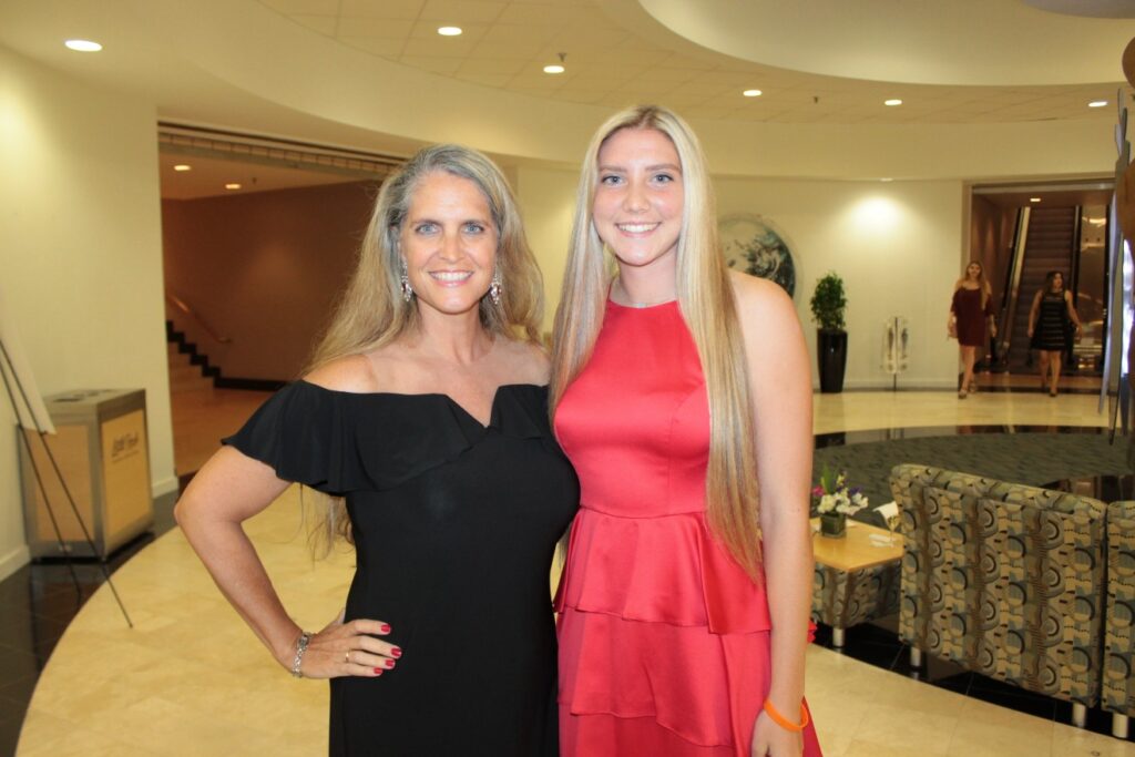 Kristin Melton, Savana Melton