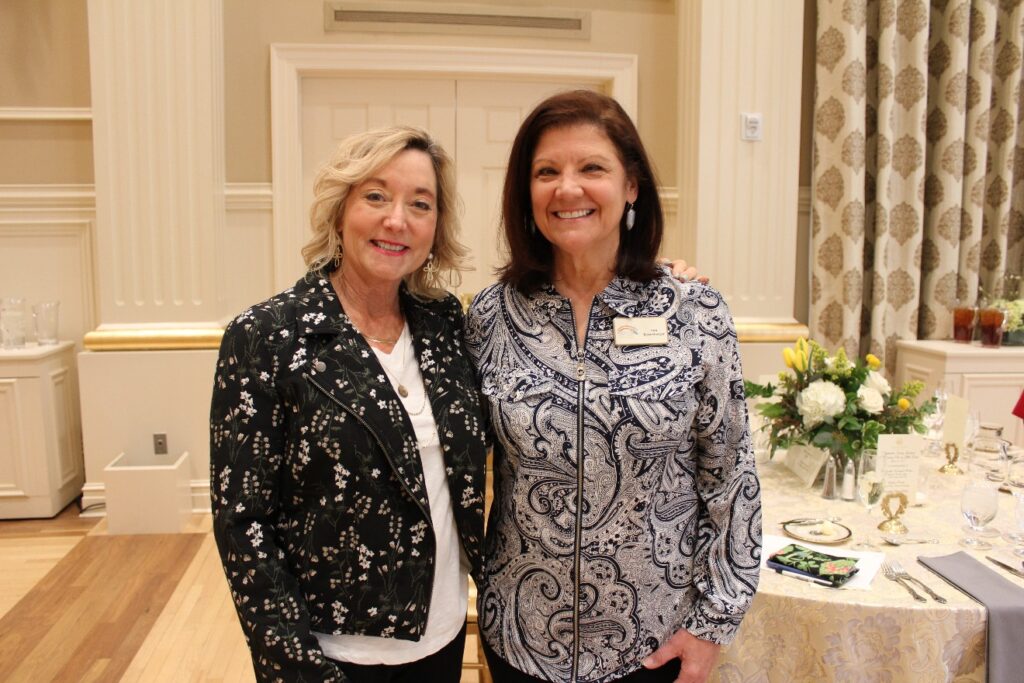 Julia Hart, Ann Kusenberger