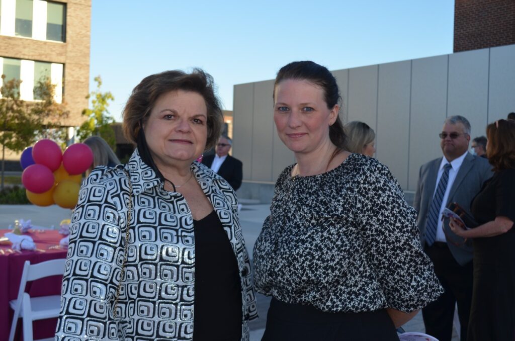 Deb Sefcik, Katie Cordova