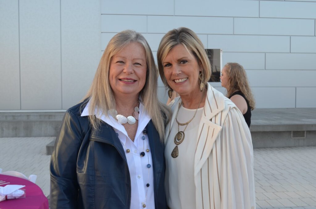 Karen Ederington, Janie Kelley