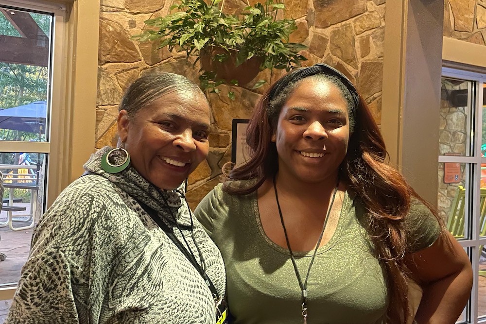 Andrea Roy, Kelli Roy