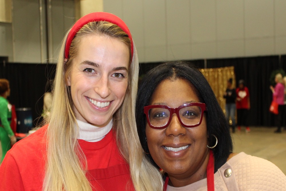 Anna Kharlamova, Kyla Lawrence